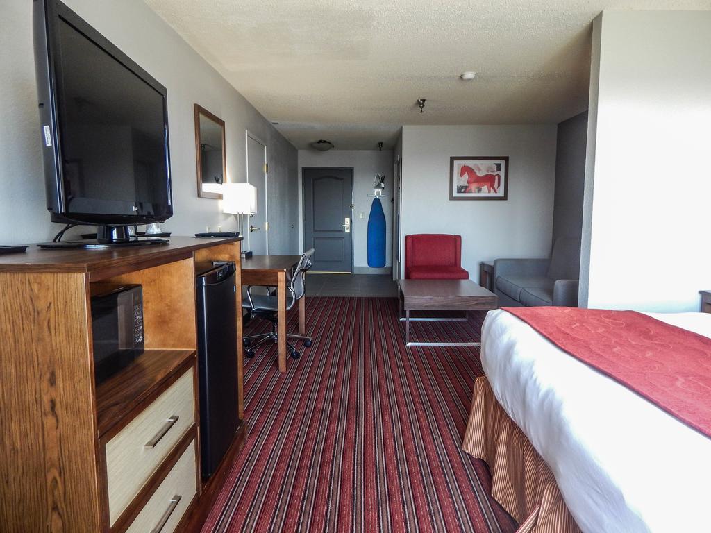 Country & By Radisson, Dfw Airport South, Tx 3*