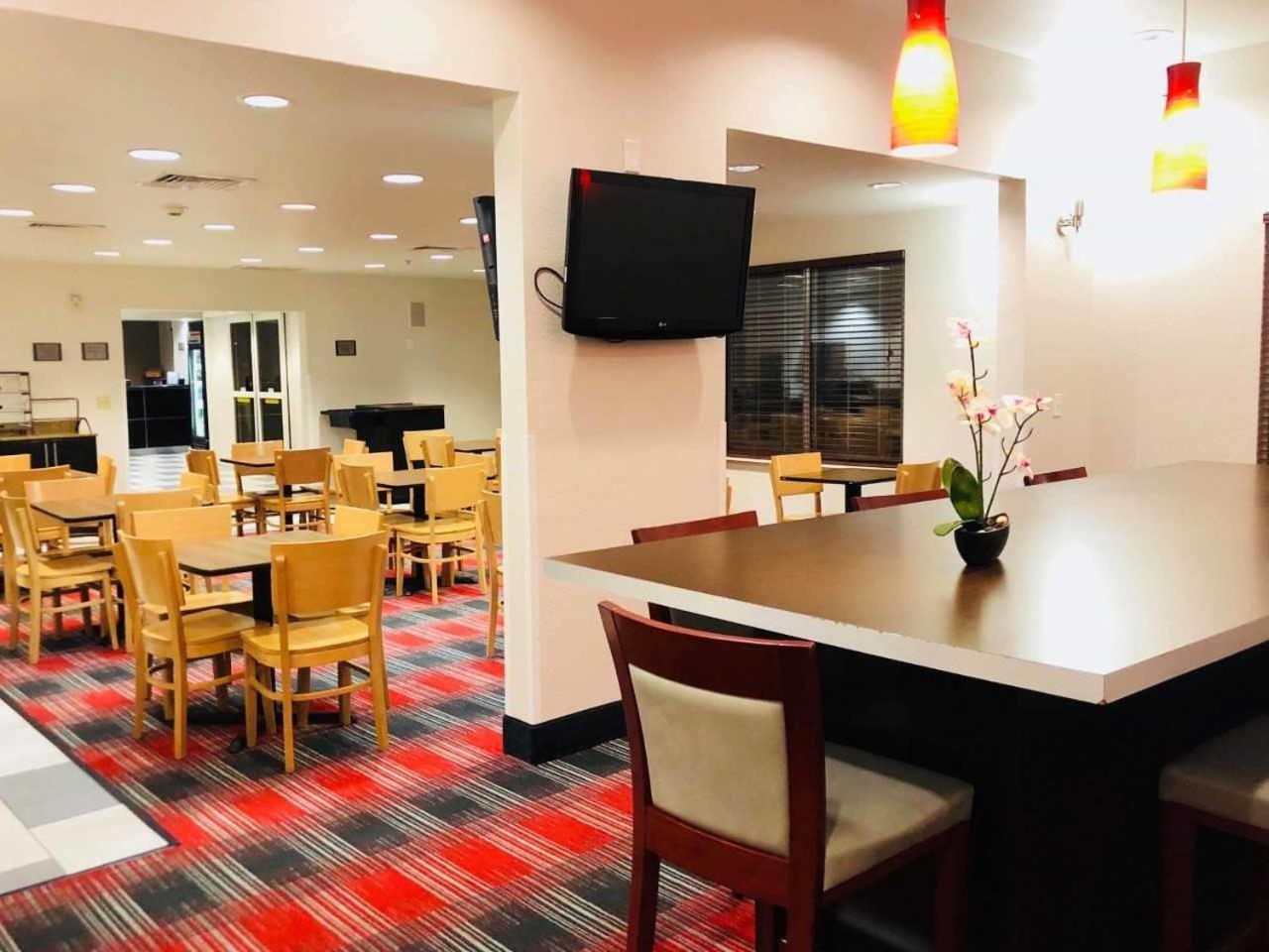 Country & By Radisson, Dfw Airport South, Tx 3*