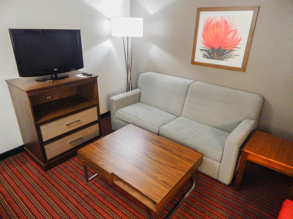 Country & By Radisson, Dfw Airport South, Tx Irving