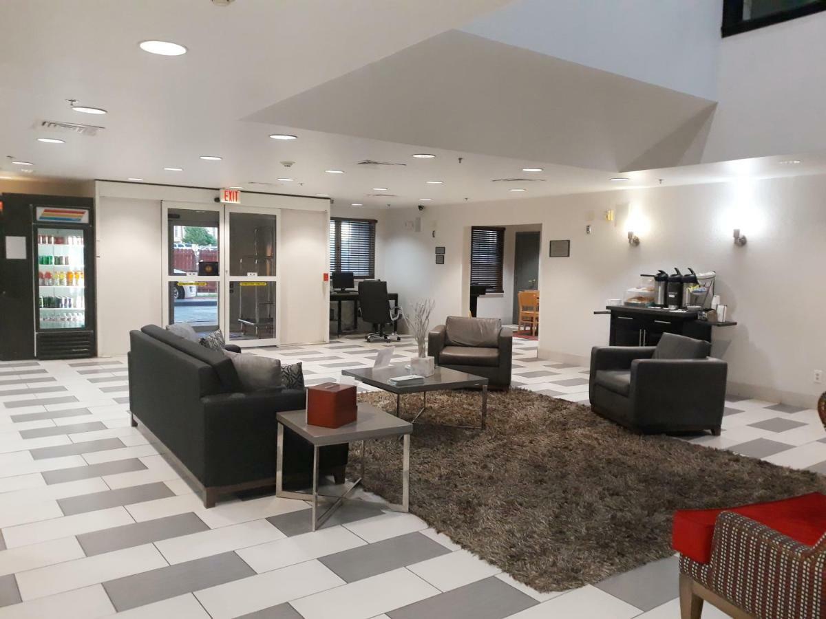 Hotel Country & By Radisson, Dfw Airport South, Tx Irving